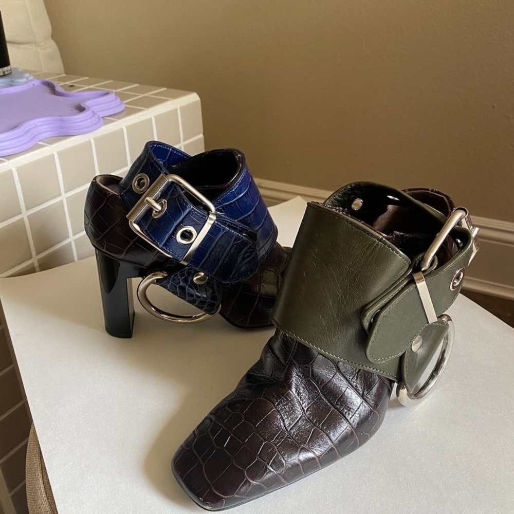 Embossed genuine leather ankle boots from 1017 ALYX 9sm .